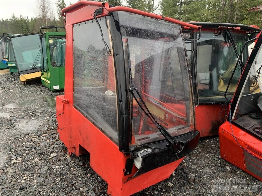 Komatsu 901TX Kabine in notranjost