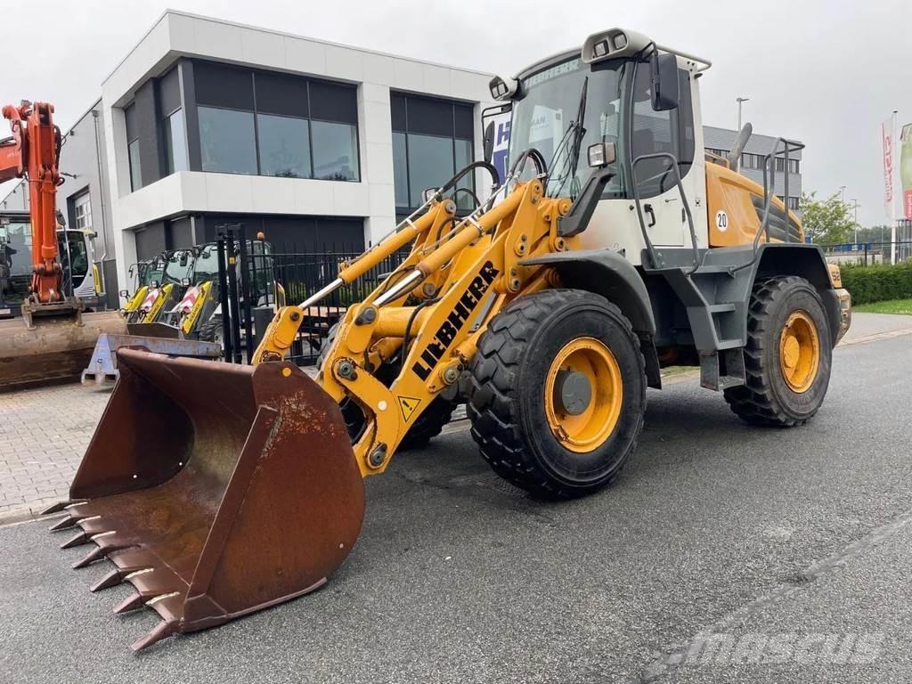 Liebherr L524 Kolesni nakladalci