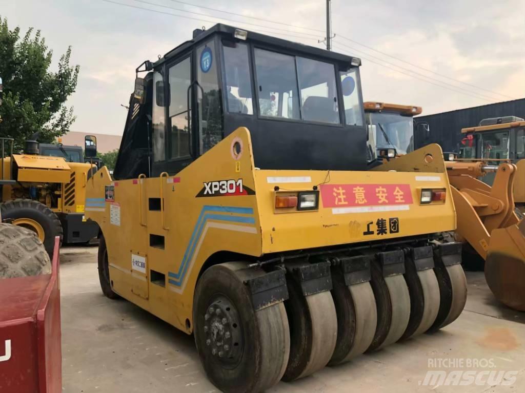 XCMG XP301 Kolesni valjarji s pnevmatikami