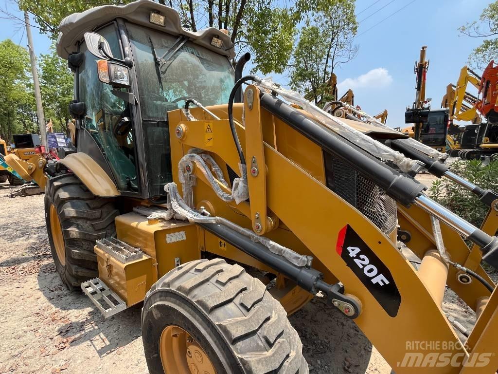 CAT CAT420F Kolesni nakladalci