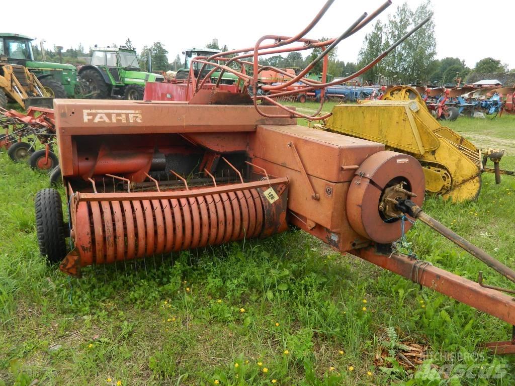Deutz-Fahr HD300 Balirke (kvadratne bale)