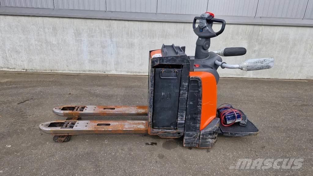 BT LPE 250 Električni viličarji