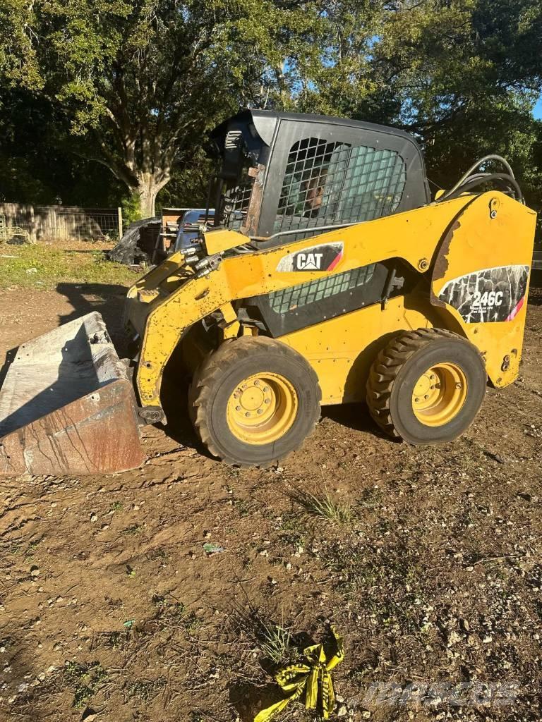CAT 246 C Skid steer mini nakladalci