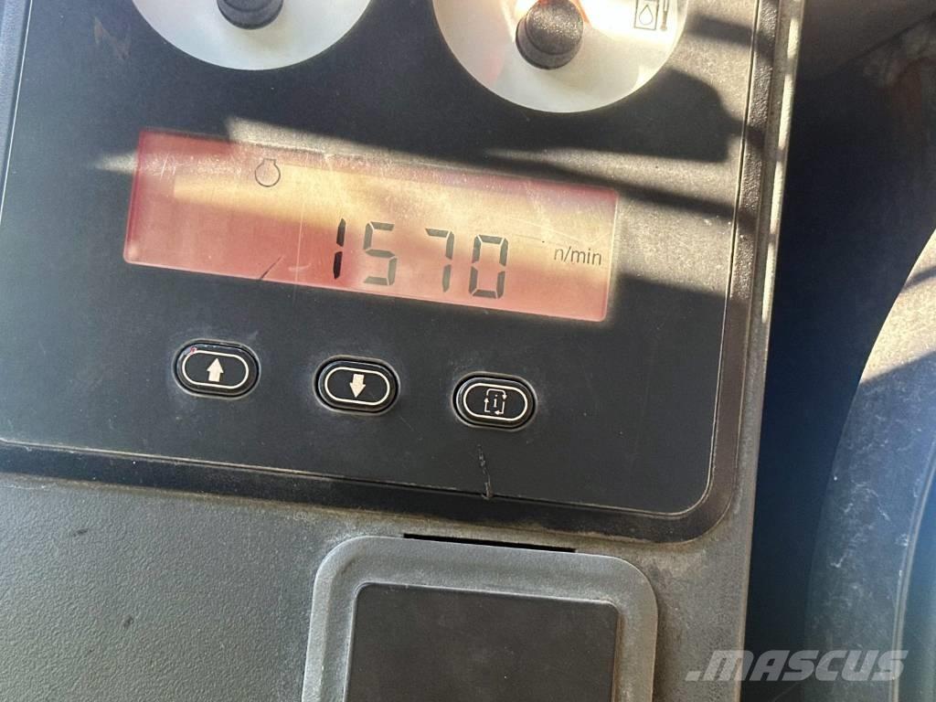 CAT 246 C Skid steer mini nakladalci