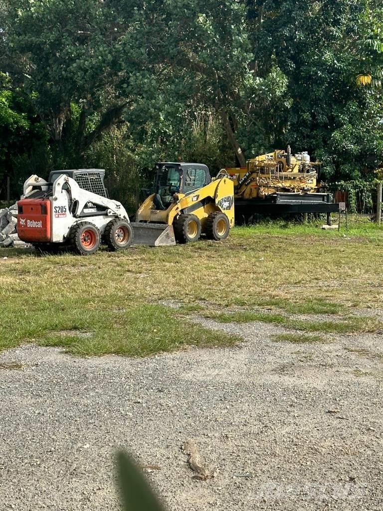 CAT 246 C Skid steer mini nakladalci