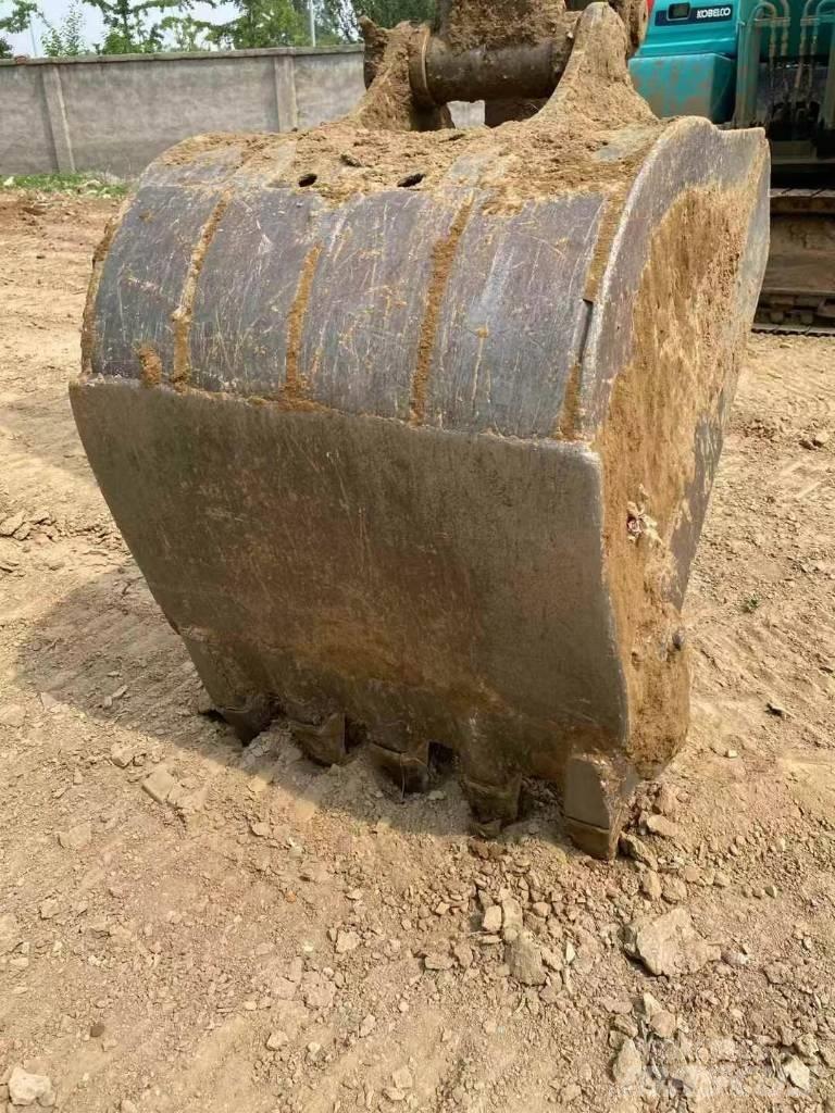 Kobelco SK140 Bagri goseničarji