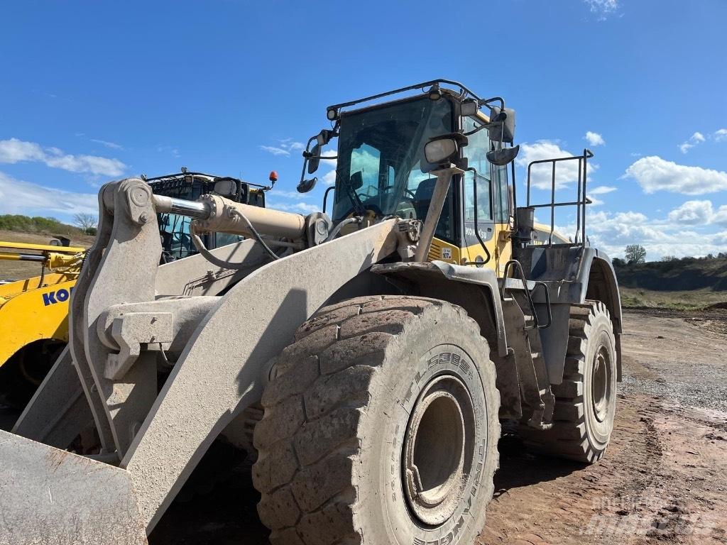 Komatsu WA 470 Kolesni nakladalci