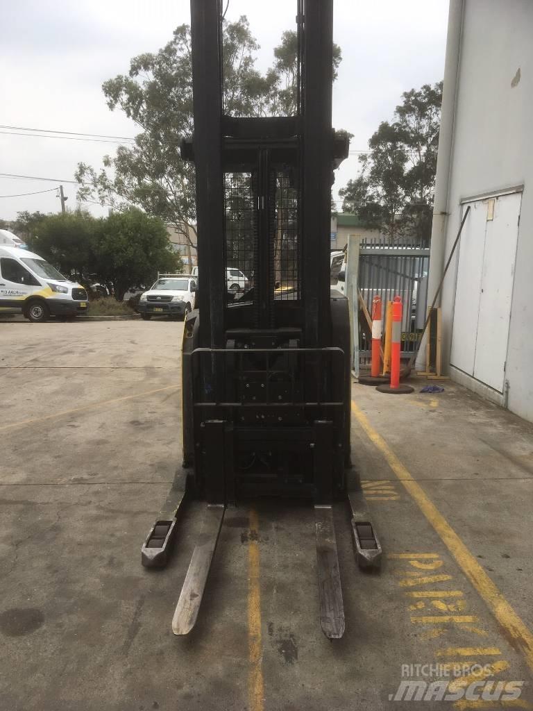 Hyster N35ZDR Viličarji s pomičnim teleskopom