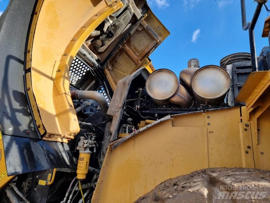 CAT 980 M Kolesni nakladalci