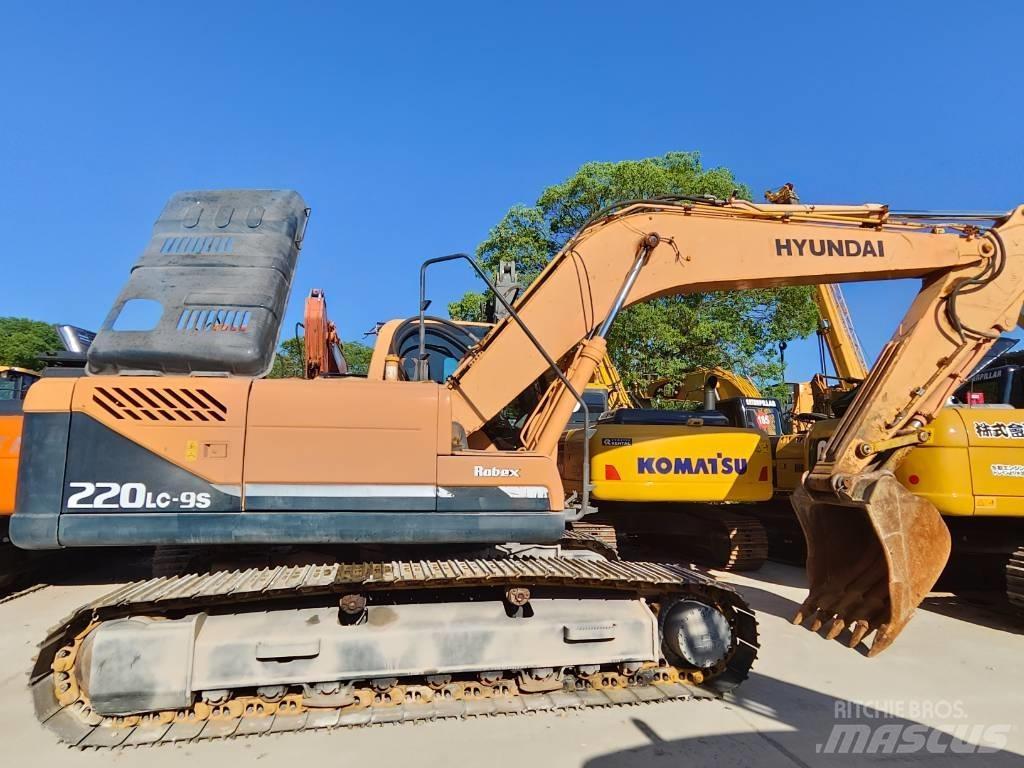 Hyundai Robex 220 LC Bagri goseničarji