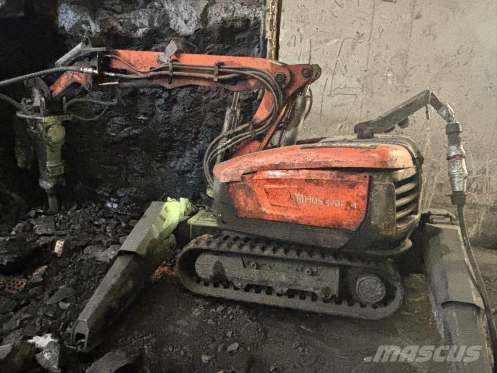 Husqvarna DXR 300 Rušilni bagri