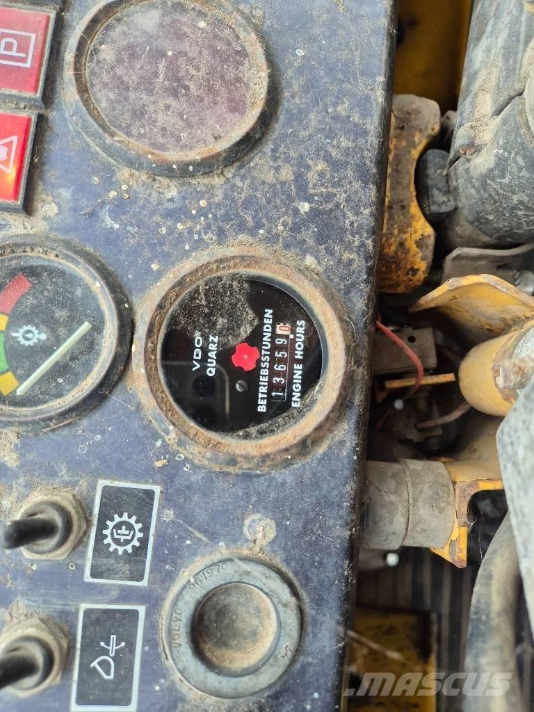 Volvo BM 4300 Kolesni nakladalci