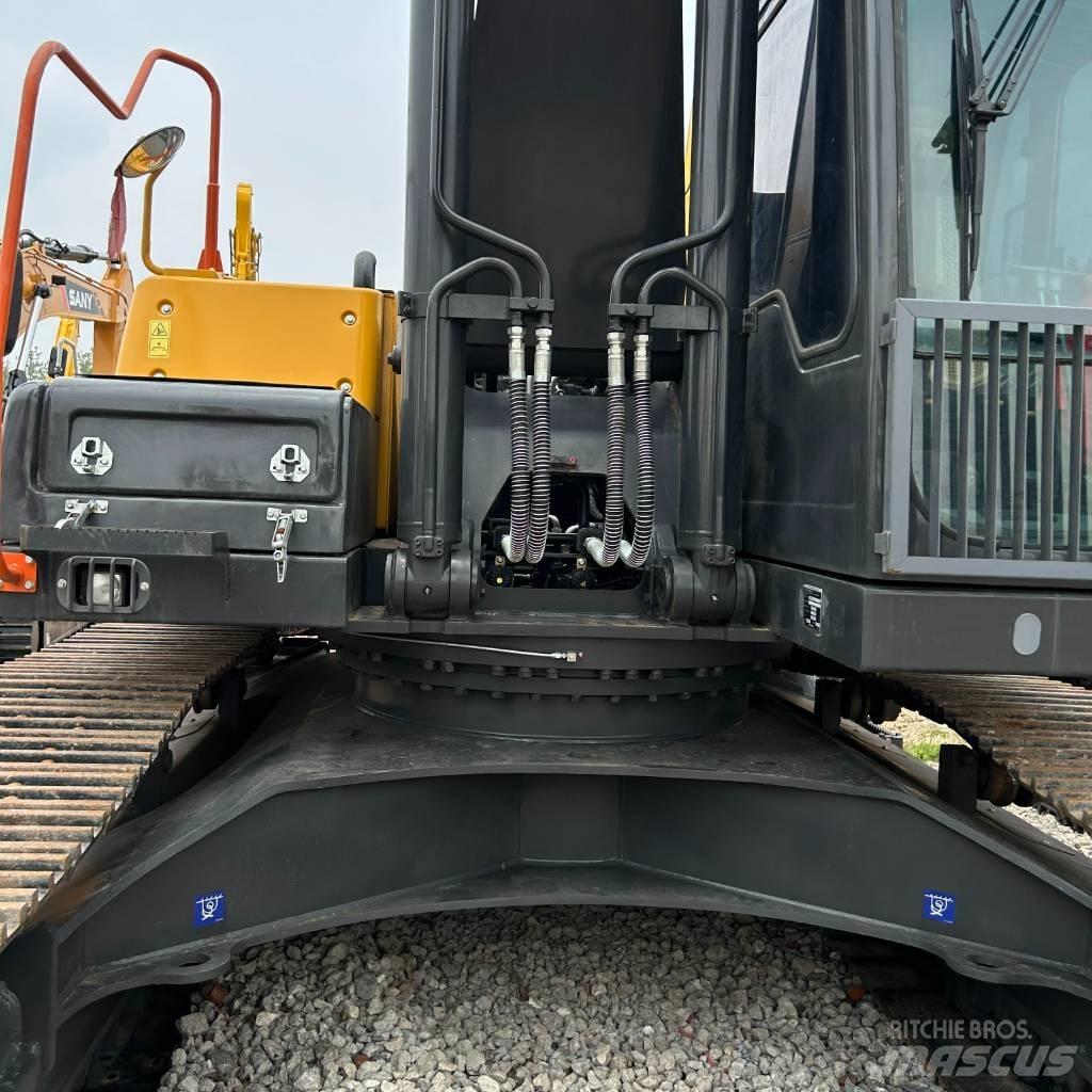 Volvo 290 Bagri goseničarji