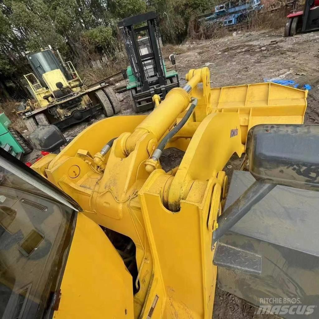 Komatsu WA 500 Kolesni nakladalci