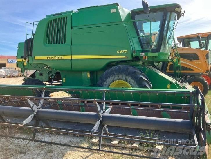 John Deere C 670 Kombajni
