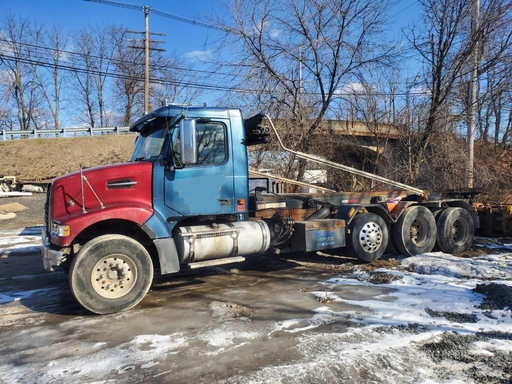 Volvo VHD84F Razstavljivi tovornjaki z žičnimi dvigali