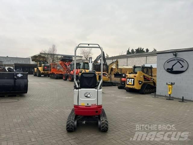Takeuchi TB 210 R Mini bagri <7t