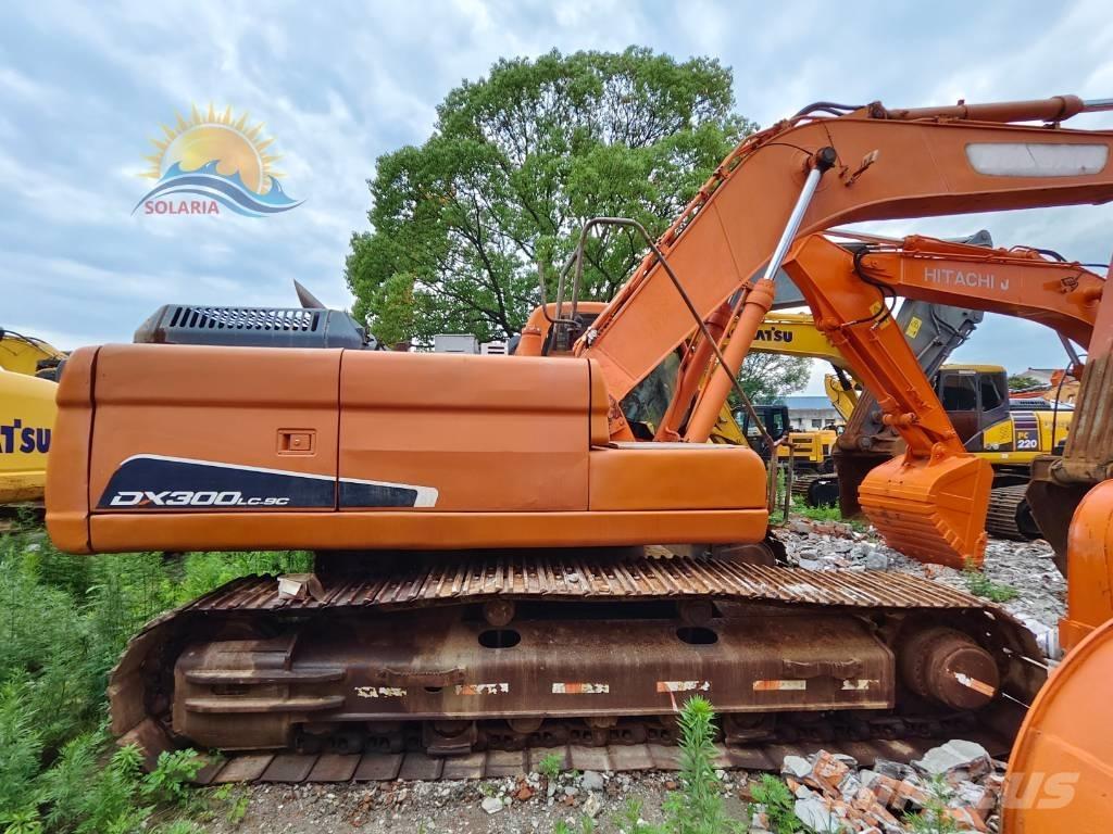 Doosan DX 300 LC Bagri goseničarji
