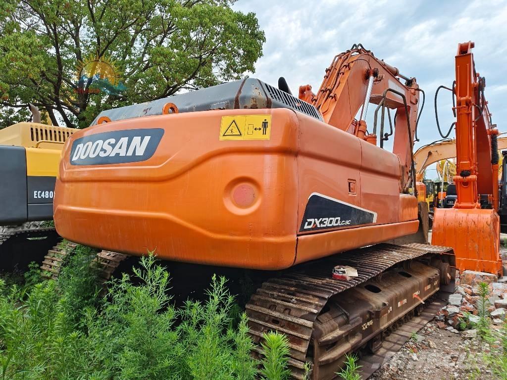 Doosan DX 300 LC Bagri goseničarji