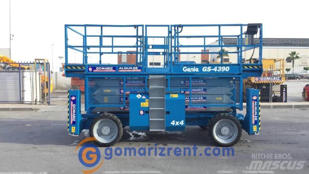 Genie GS 4390 Škarjaste dvižne ploščadi