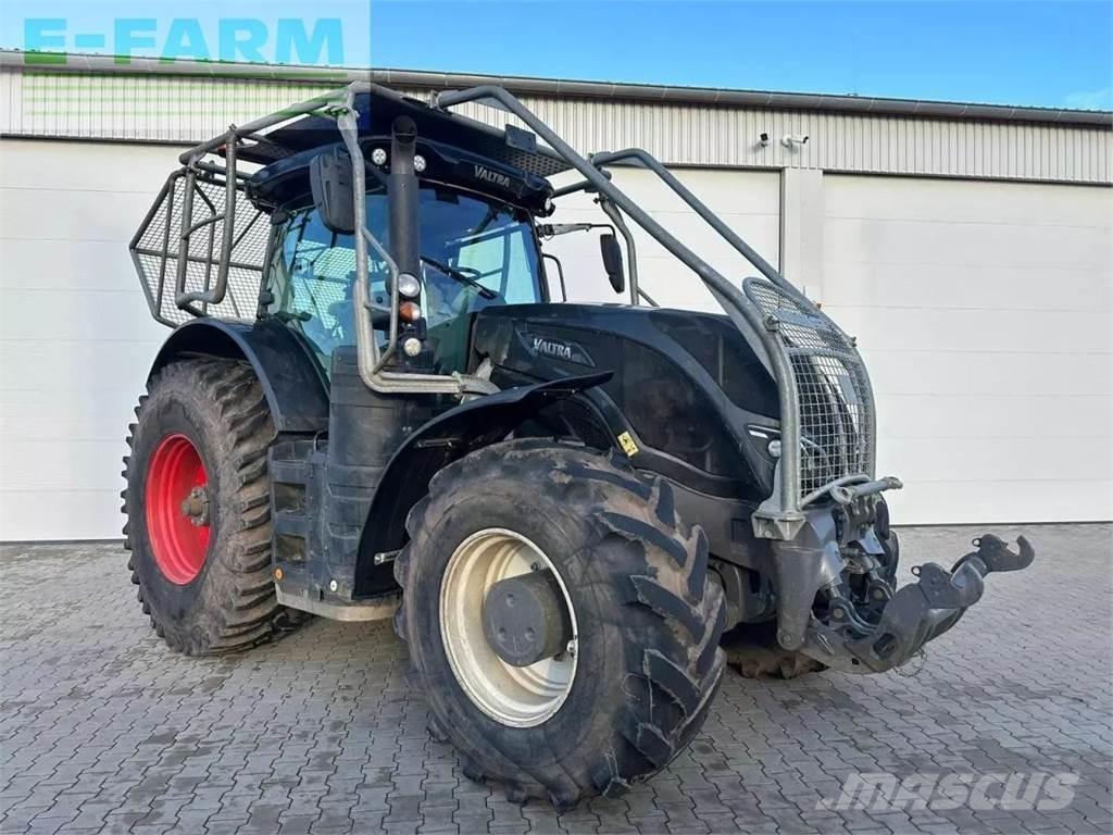 Valtra s 374 Traktorji