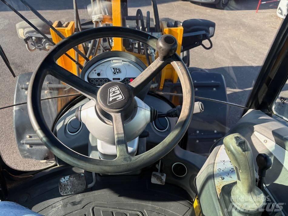JCB 406 Kolesni nakladalci