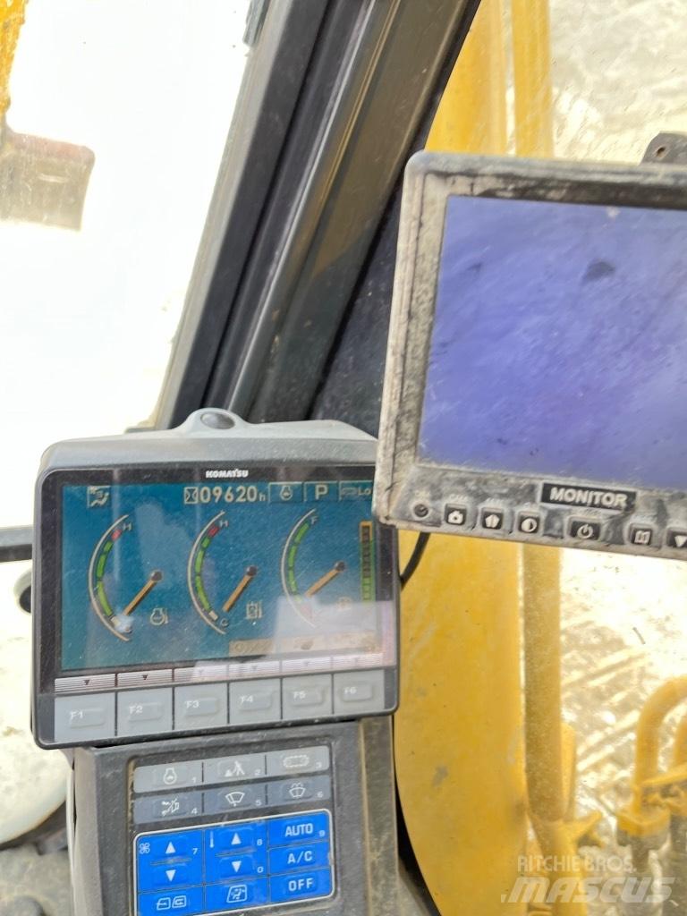 Komatsu PC 240 LC-7 Bagri goseničarji
