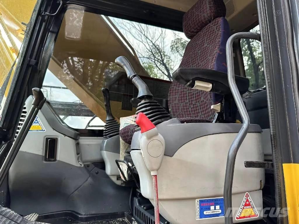 Komatsu PC 220-7 Bagri goseničarji