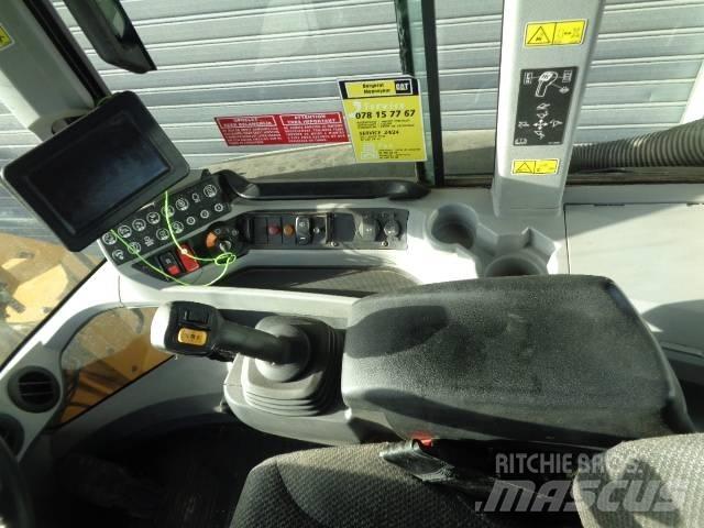 CAT 938M Kolesni nakladalci