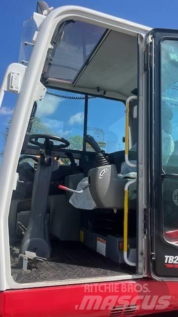 Takeuchi TB295W Bagri na kolesih
