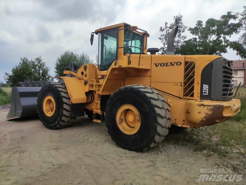 Volvo L 220 F Kolesni nakladalci
