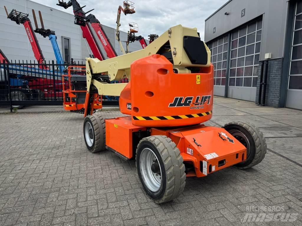 JLG E 450 AJ Zglobne dvižne ploščadi