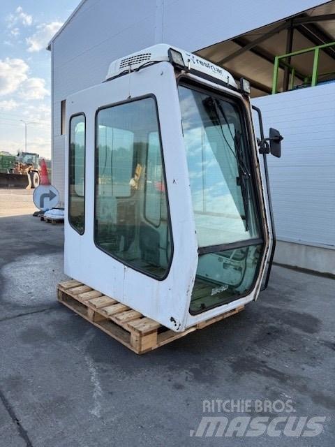 Liebherr CAB SERIE B Kabine in notranjost