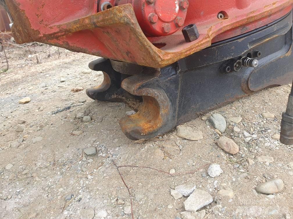  Cat. 320e Bagri goseničarji