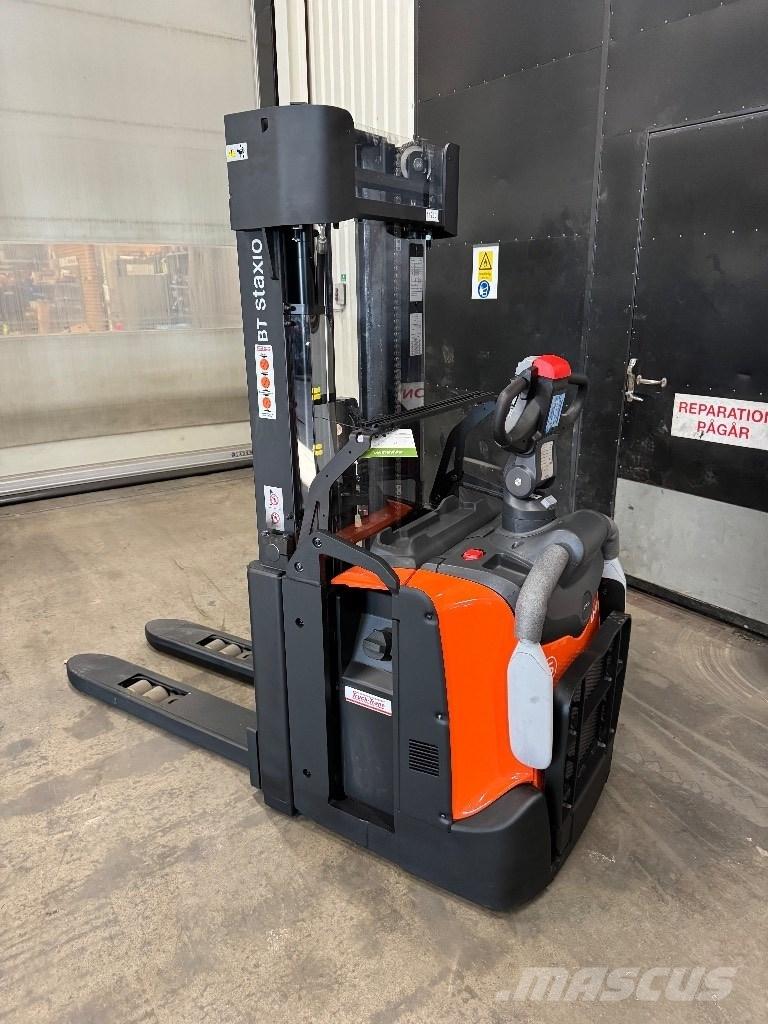 Toyota SPE140L Ročni električni viličar