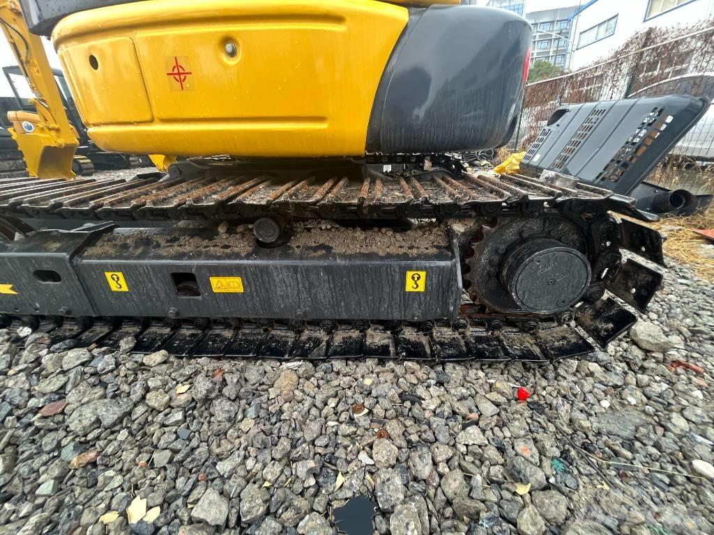 Komatsu PC 35 Bagri goseničarji