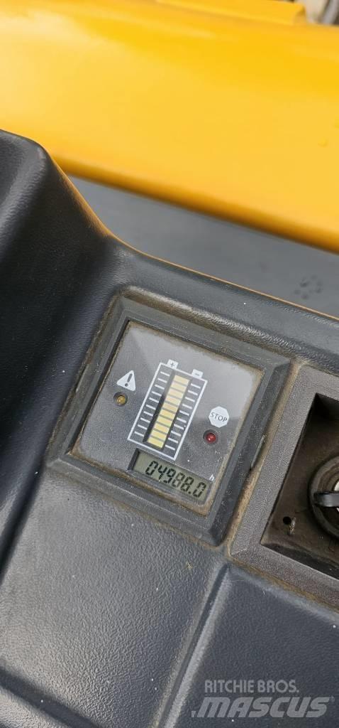 Jungheinrich ERE220 Električni nizko dvižni viličar