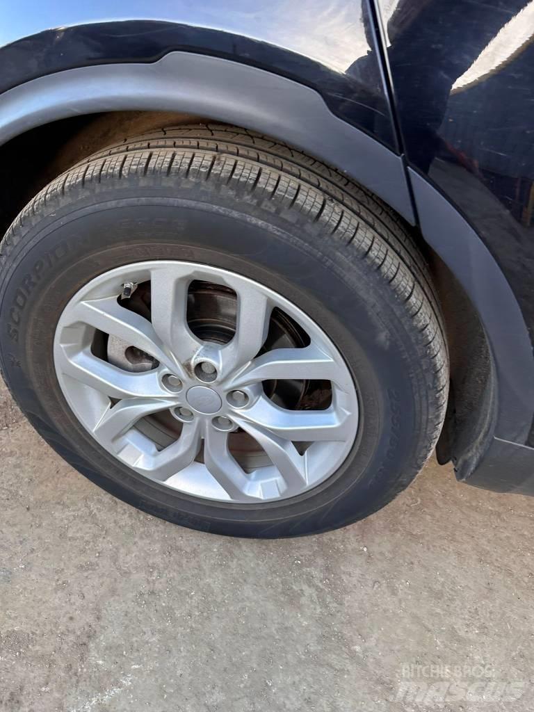 Land Rover Discovery Avtomobili