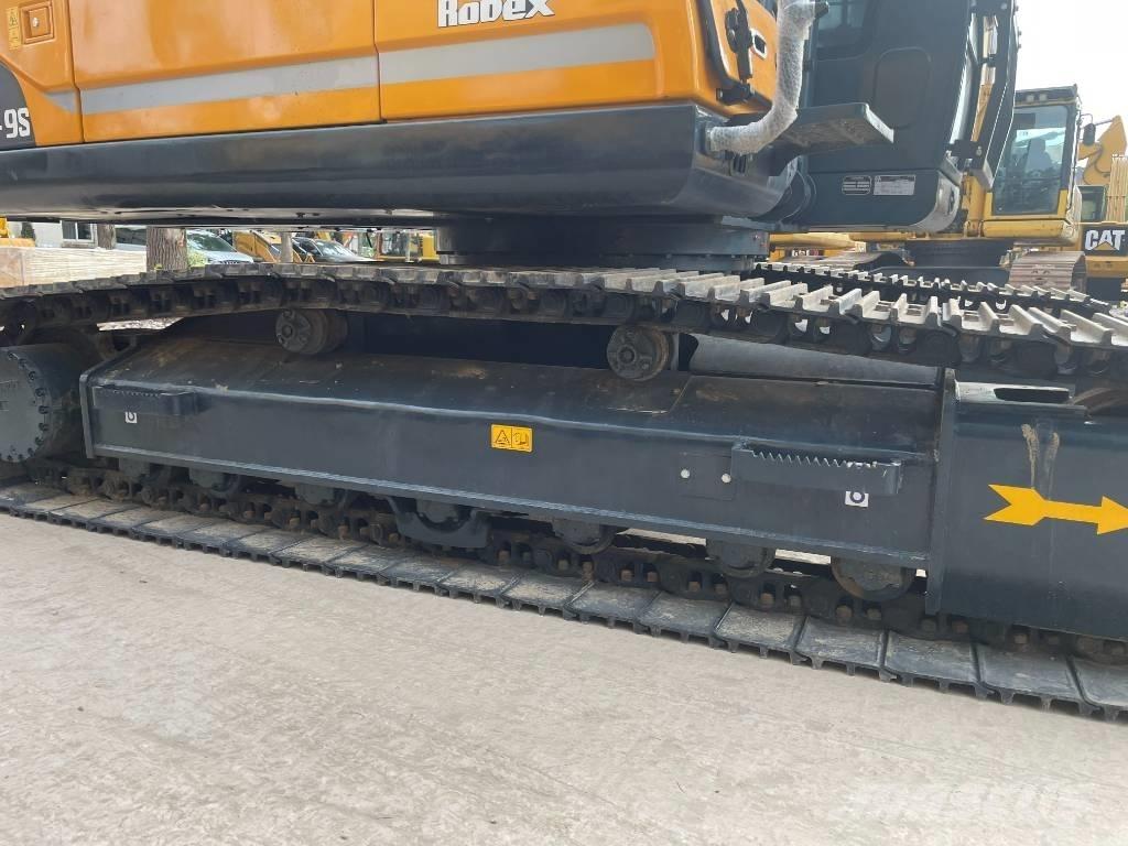 Hyundai 220LC-9S Midi bagri 7t – 12t