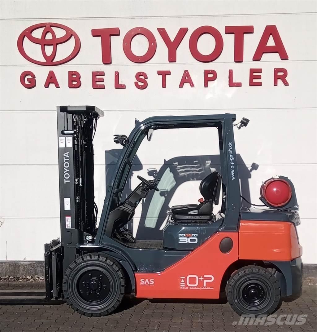 Toyota 02-8FGF30 Plinski viličarji