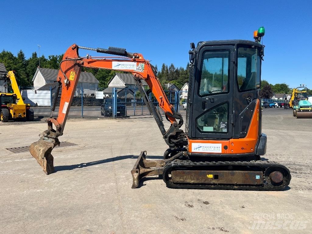 Hitachi ZX33U-6 Mini bagri <7t