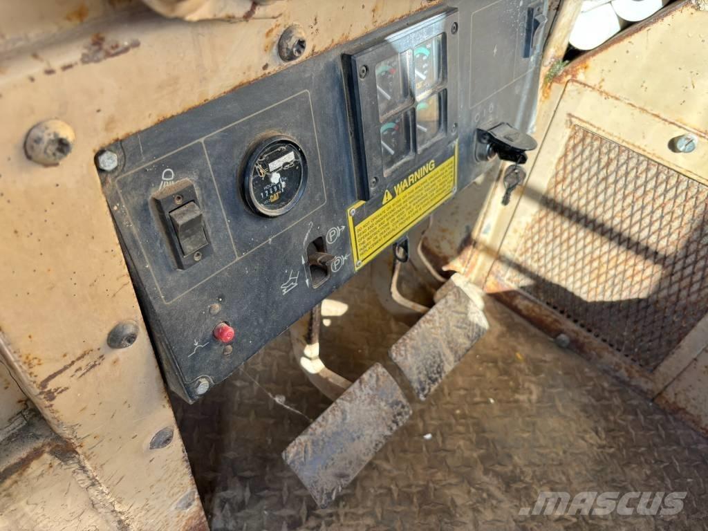 CAT D 5 C Buldožerji goseničarji