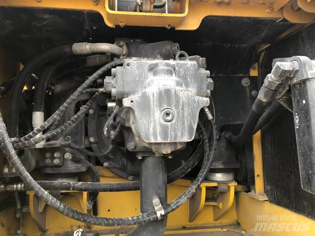 Komatsu 300 -7 Bagri goseničarji