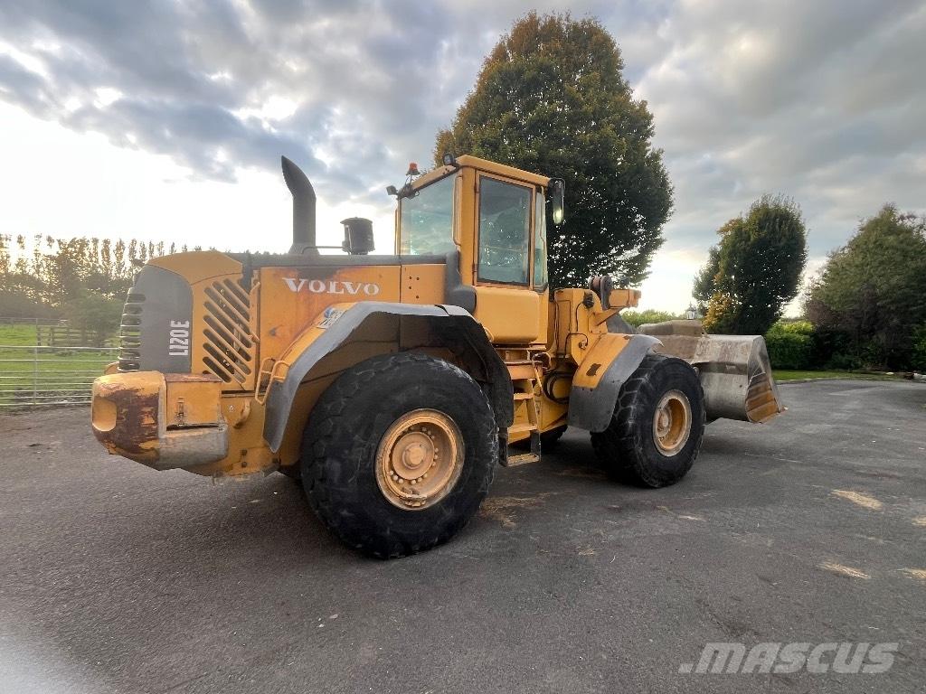 Volvo L120e Kolesni nakladalci