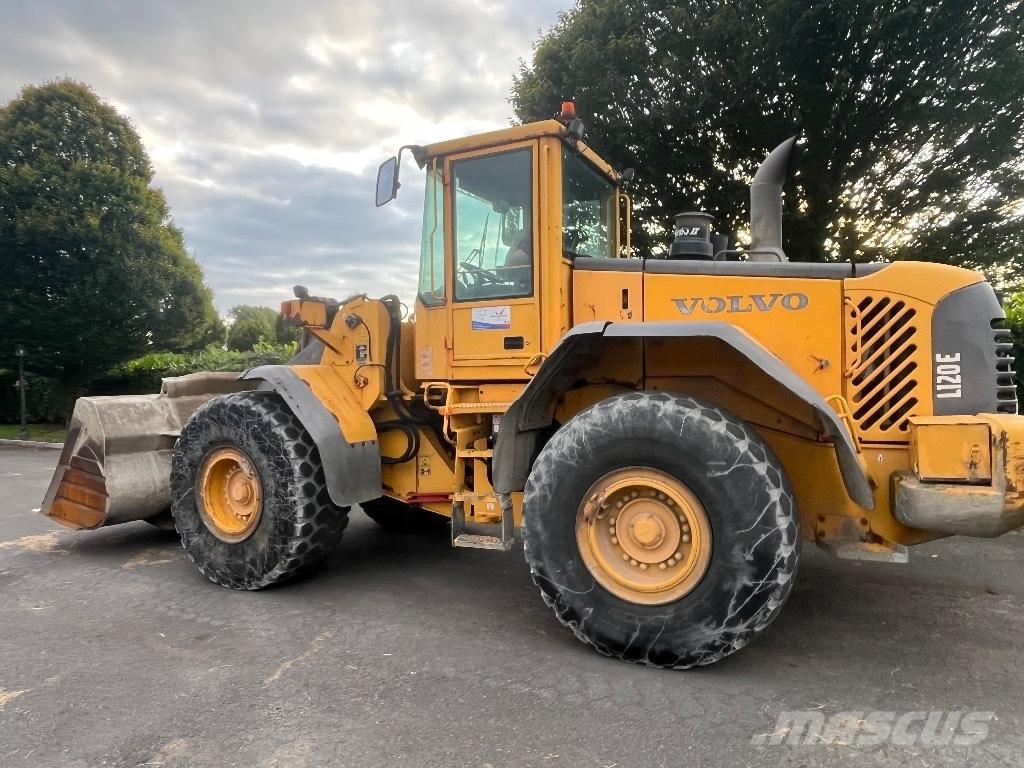 Volvo L120e Kolesni nakladalci