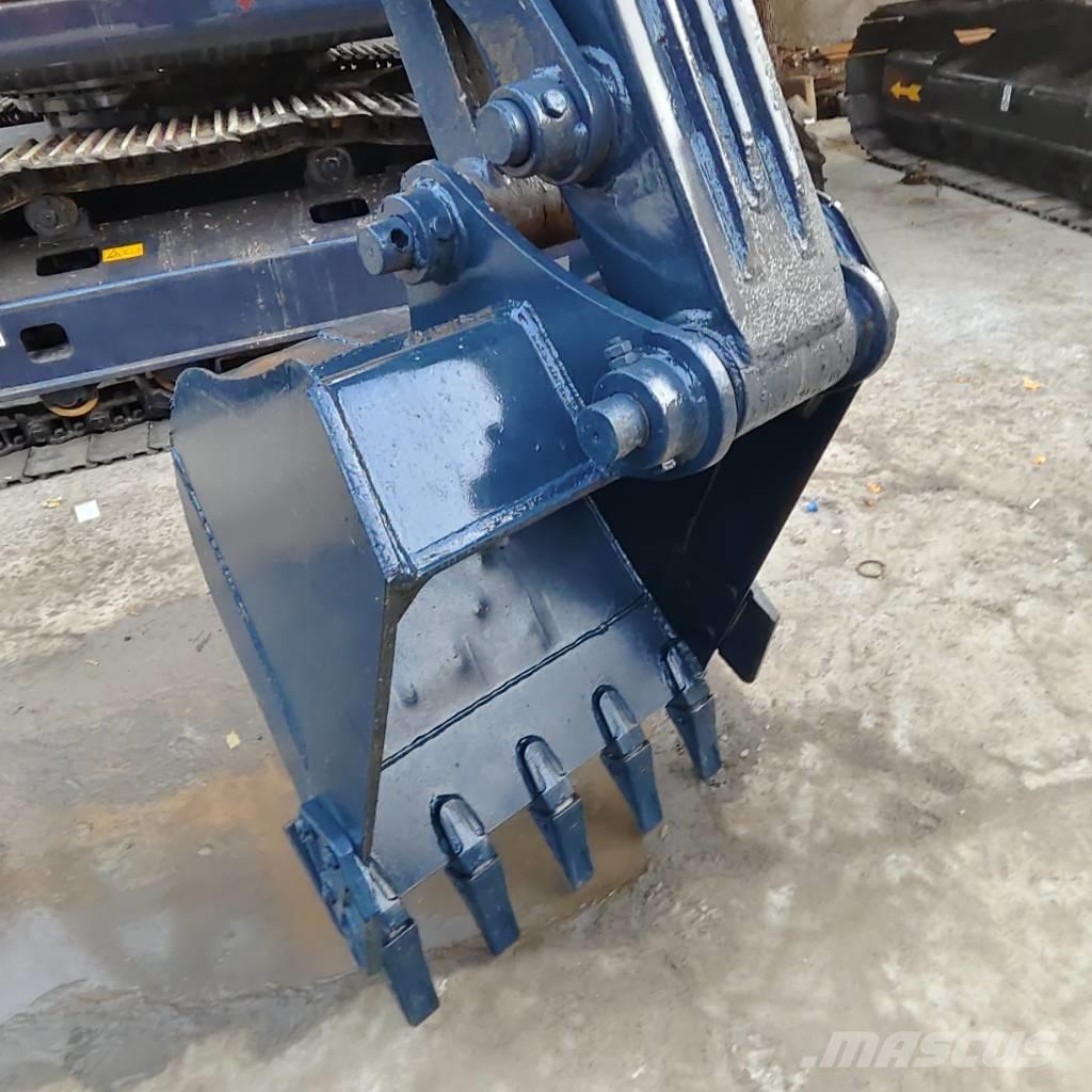 Hyundai 60 W VS Bagri na kolesih