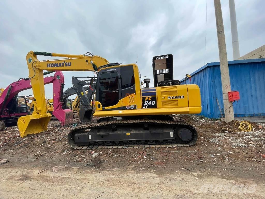 Komatsu PC 240-8 Bagri goseničarji