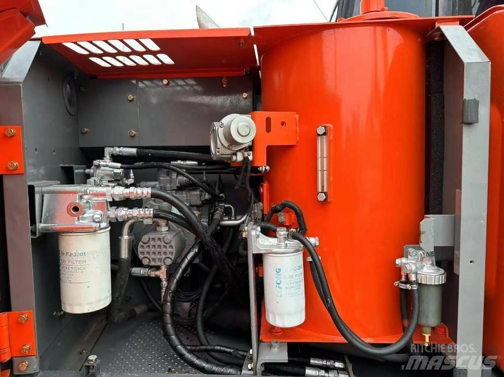Hitachi ZX 120 Bagri goseničarji