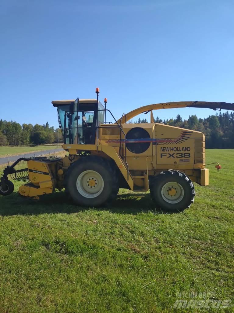 New Holland FX 38 Stroji za krmo na lastni pogon