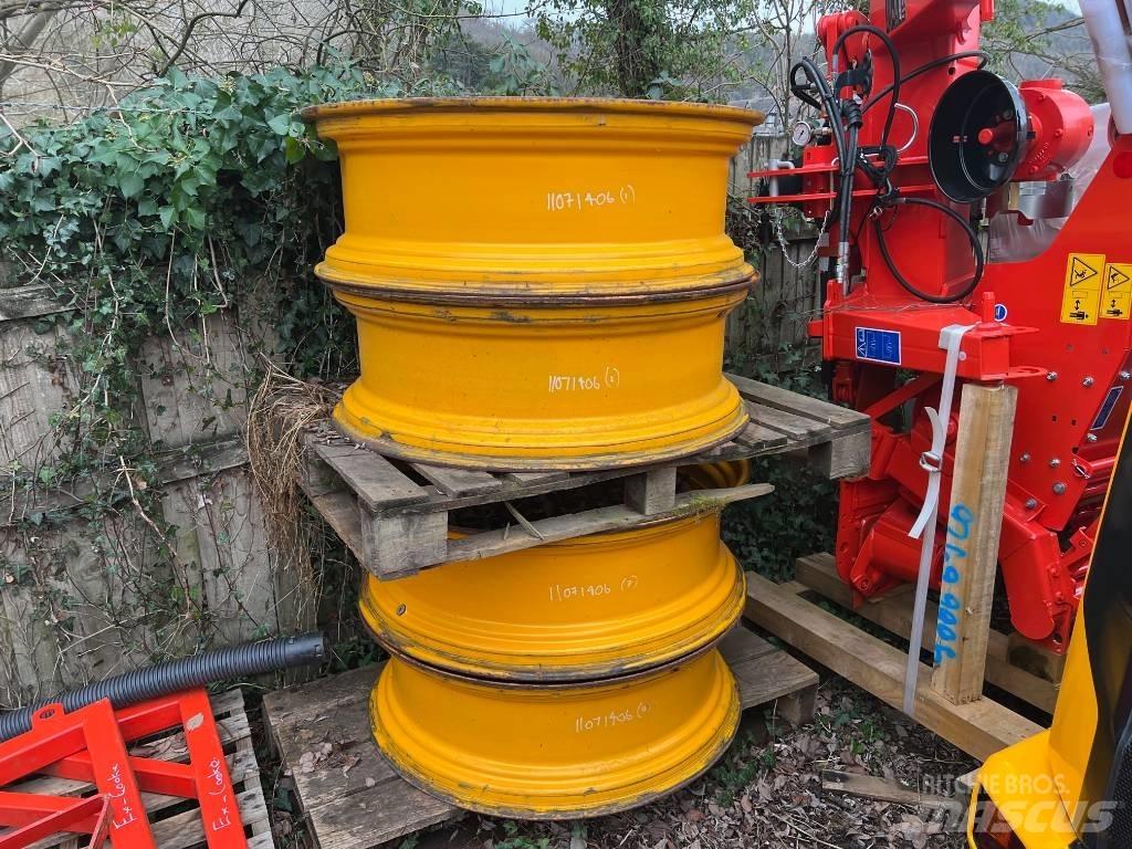 JCB 4 x Wheel Rims Gume, kolesa in platišča